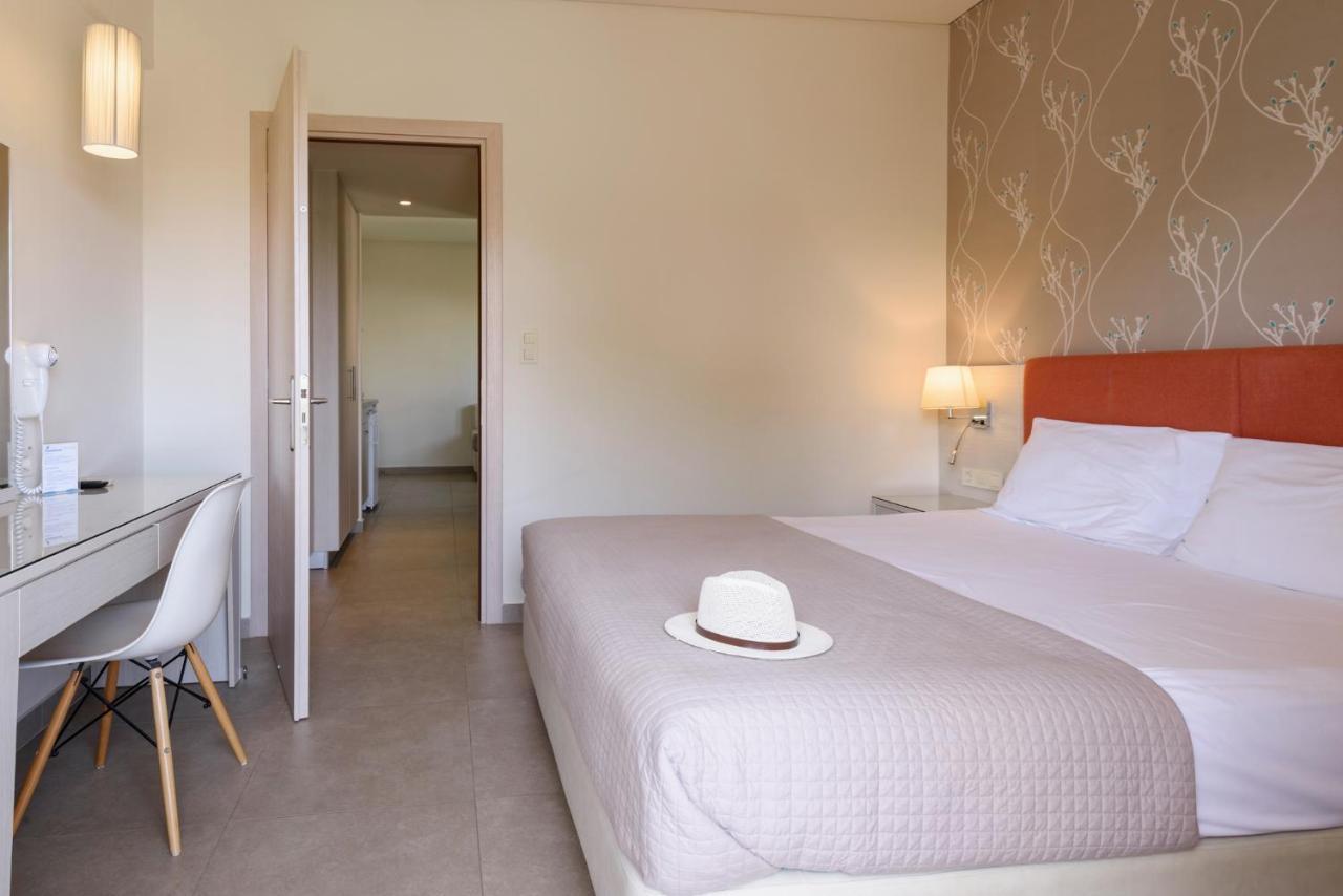 Poseidon Studios & Apartments *
